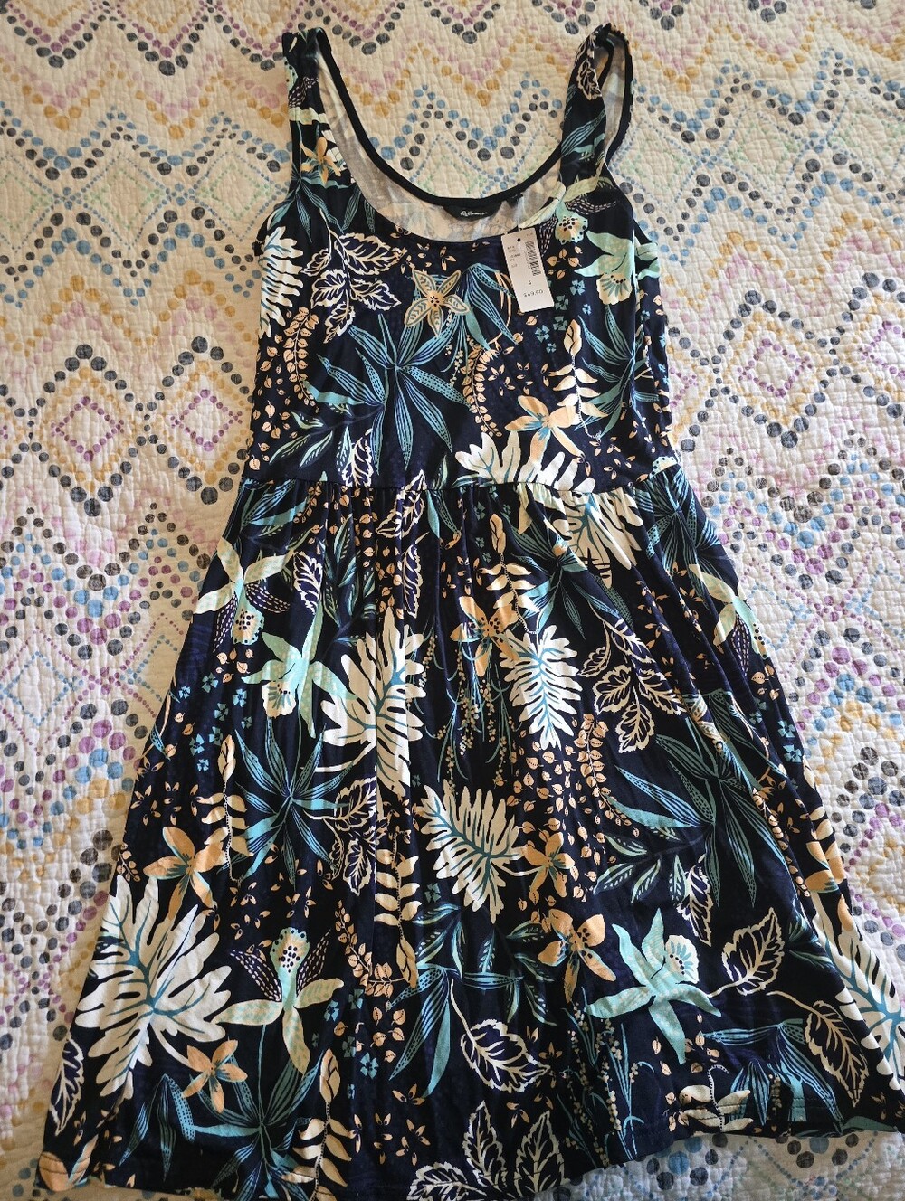 Reitmans sleeveless dress navy blue vibrant tropical floral leaf